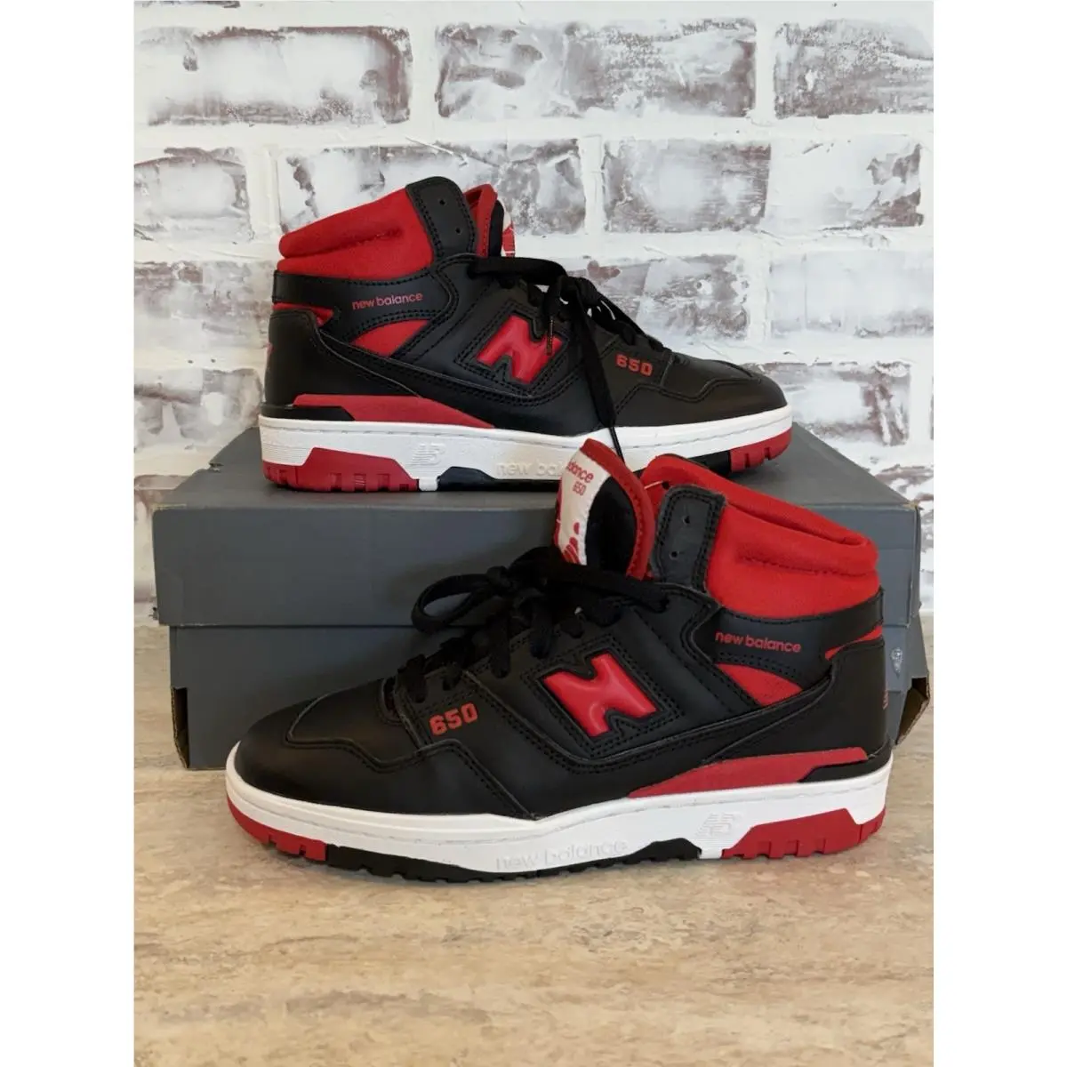 New Balance Men`s Top Black Red Sz 8
