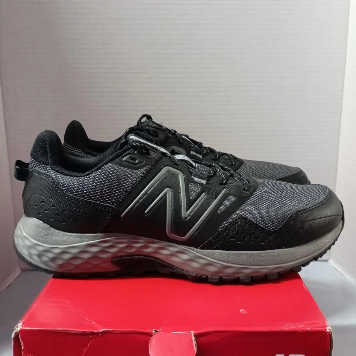 New Balance 410v8 Trail Running Shoes Men`s 10.5 Women 12 Black 4E Wide MT410LB8