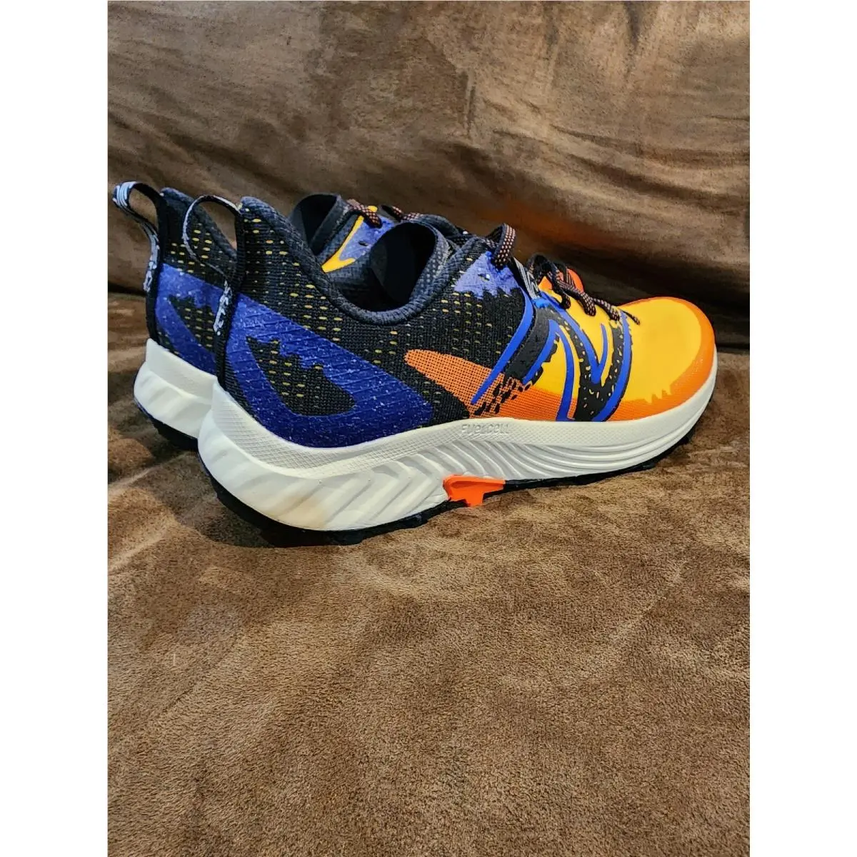 New Balance shoes - New Balance FuelCell Summit - FuelCell Summit - MTUNKNY3 - Sunflower/Black/Infinity Blue (UPC: 195907793909) 2