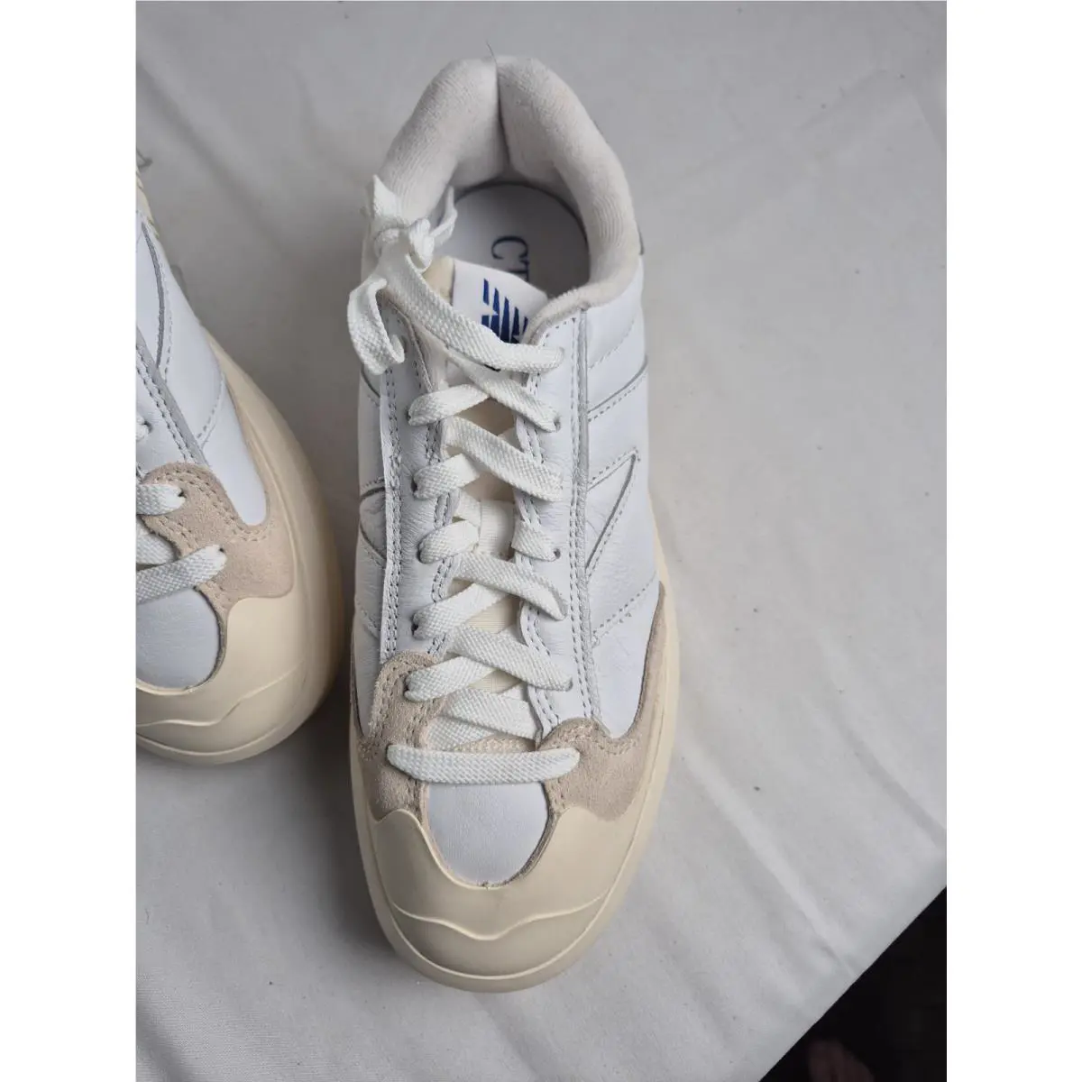 New Balance shoes - New Balance 302 - CT302OA - White 0