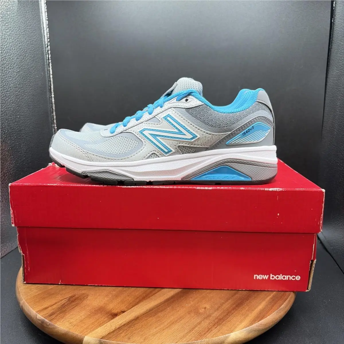 New Balance 1540v3 Womens Size 6.5 2A Running Shoes Silver Blue Sneaker W1540SP3