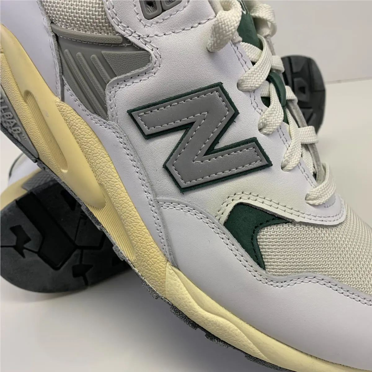 New Balance shoes - New Balance 580 - MT580RCA - White/ Green 5