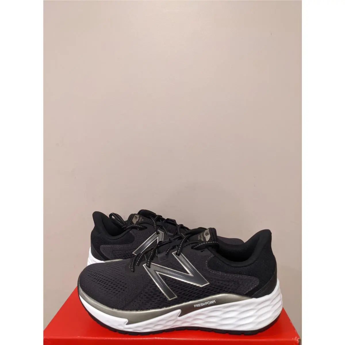 New Balance Men`s MVARELB1 Running Shoe Size 11