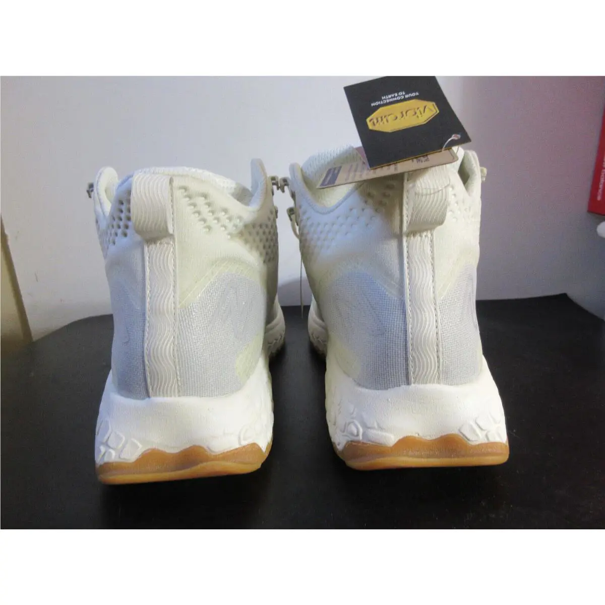 New Balance shoes - New Balance Fresh Foam Hierro - Beige 1