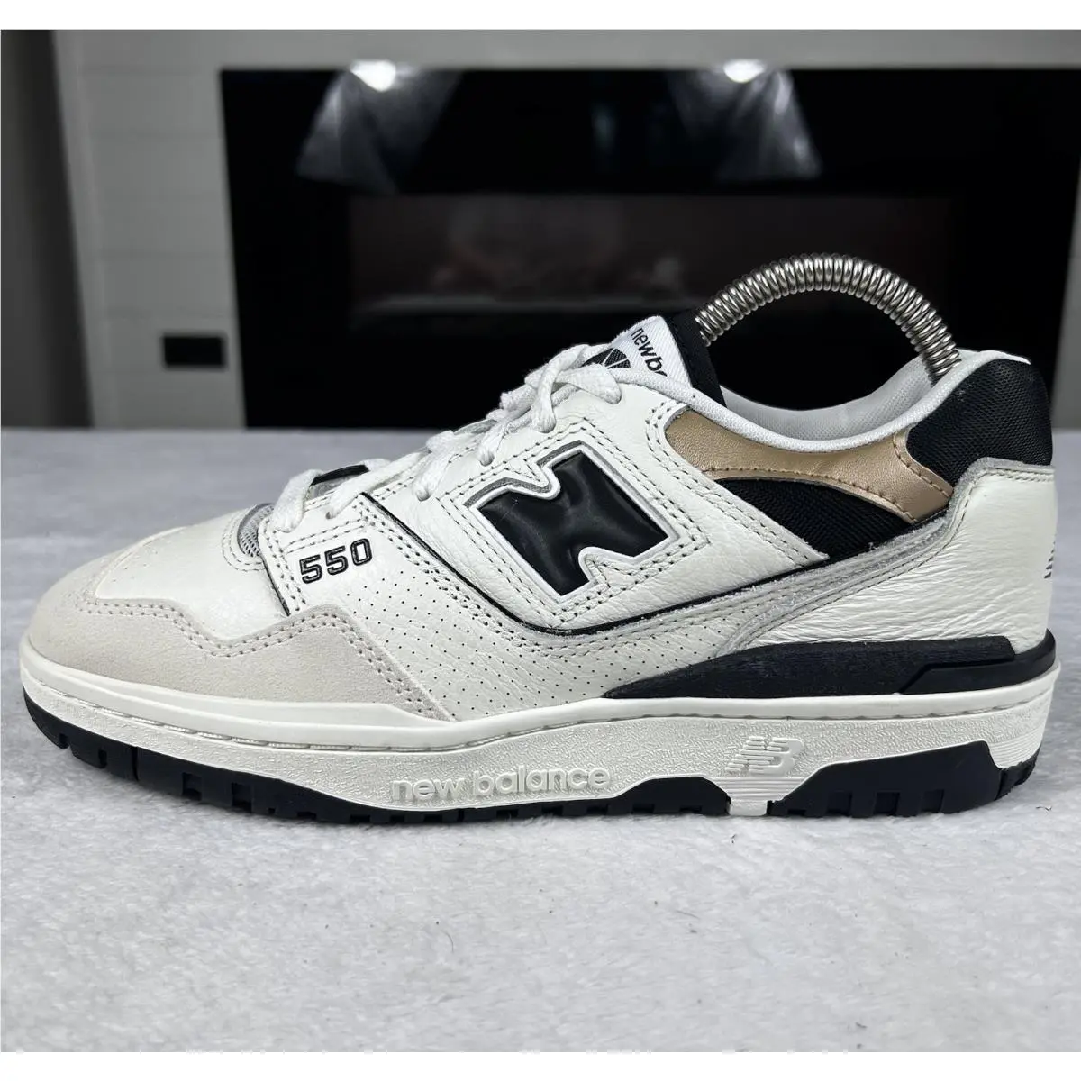 New Balance 550 Sneakers Men’s Size 7 White Black Daily Lifestyle Shoes BB550FF1