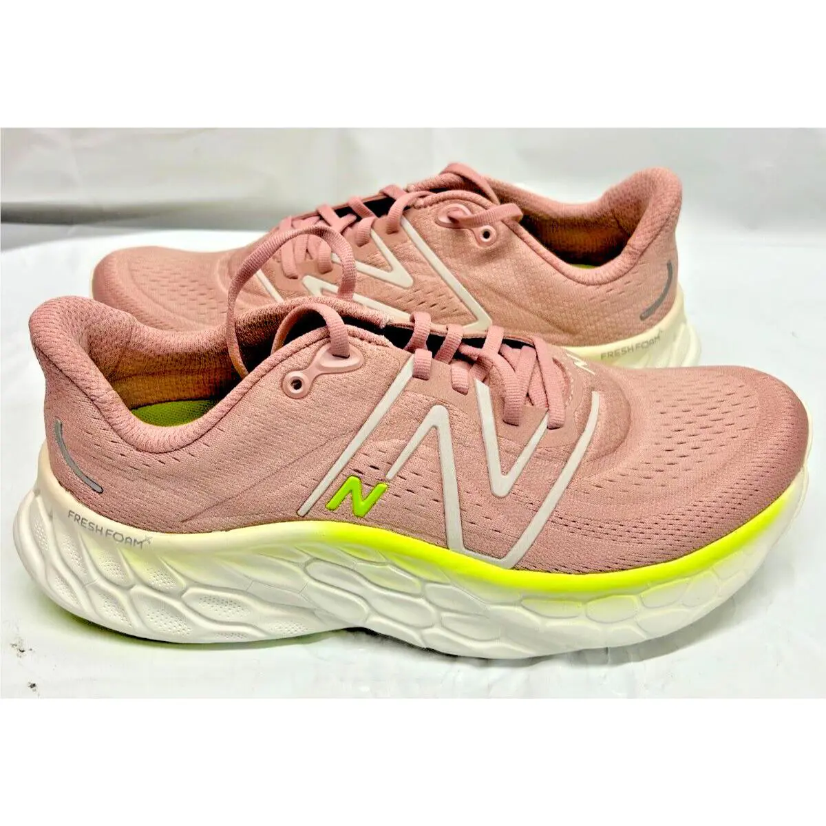 New Balance shoes - Pink (UPC: 196652787946) 2