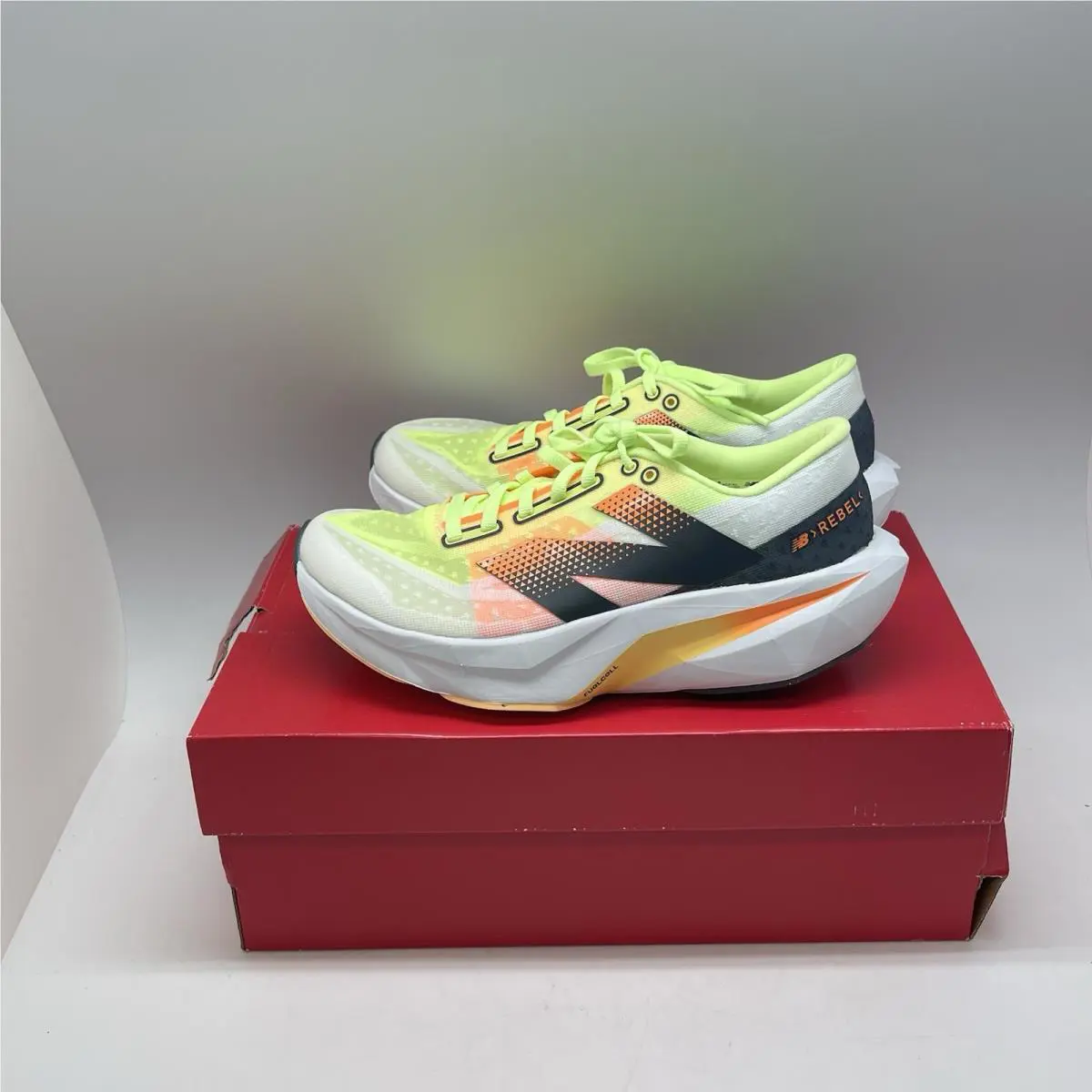 New Balance shoes - New Balance FuelCell Rebel - FuelCell Rebel - wfcxla4 - white - bleached lime 1
