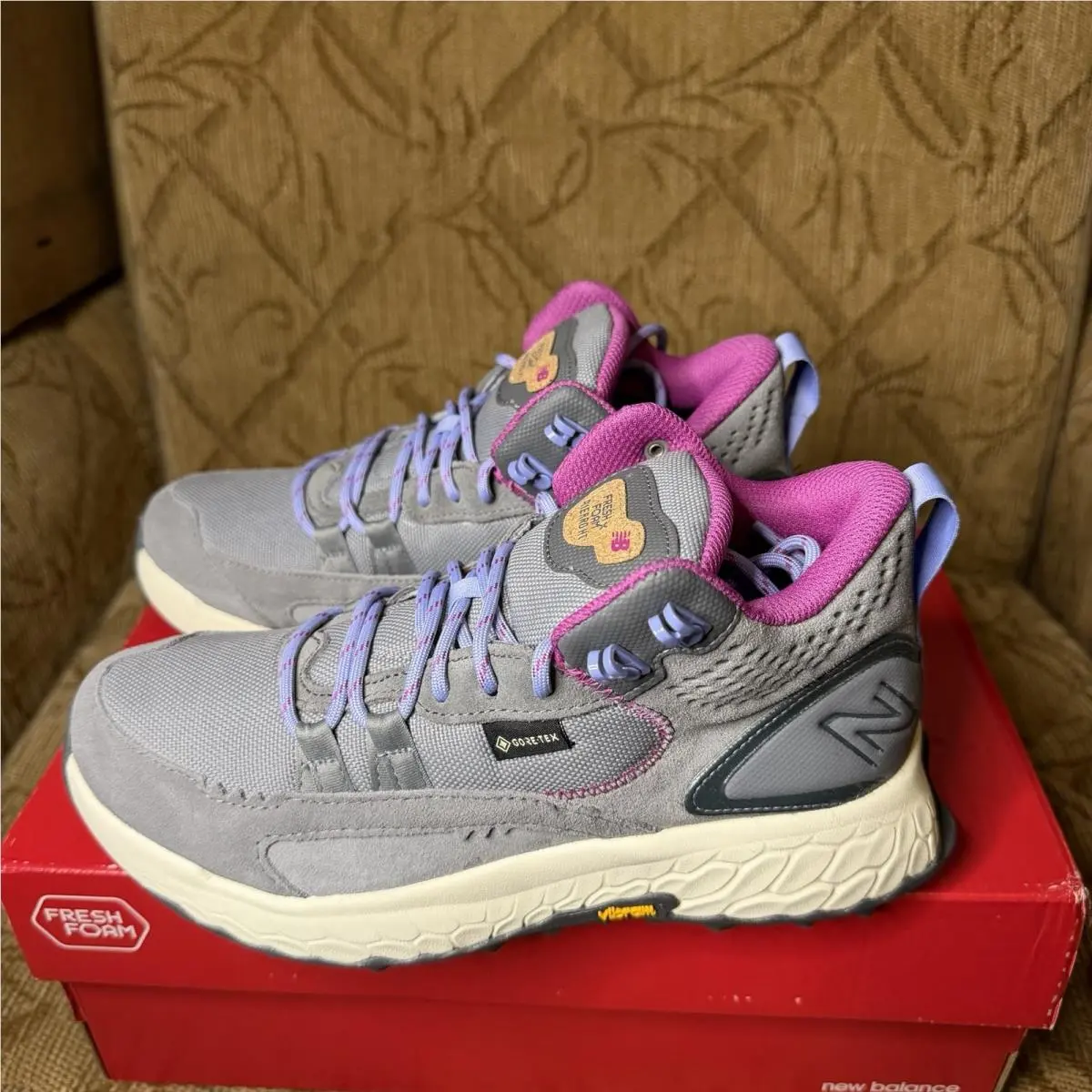 New Balance NB Fresh Foam X Hierro Mid Women`s Trail Running Shoes Size 6B New