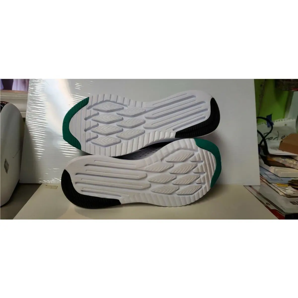 New Balance shoes - White (UPC: 193362502203) 3