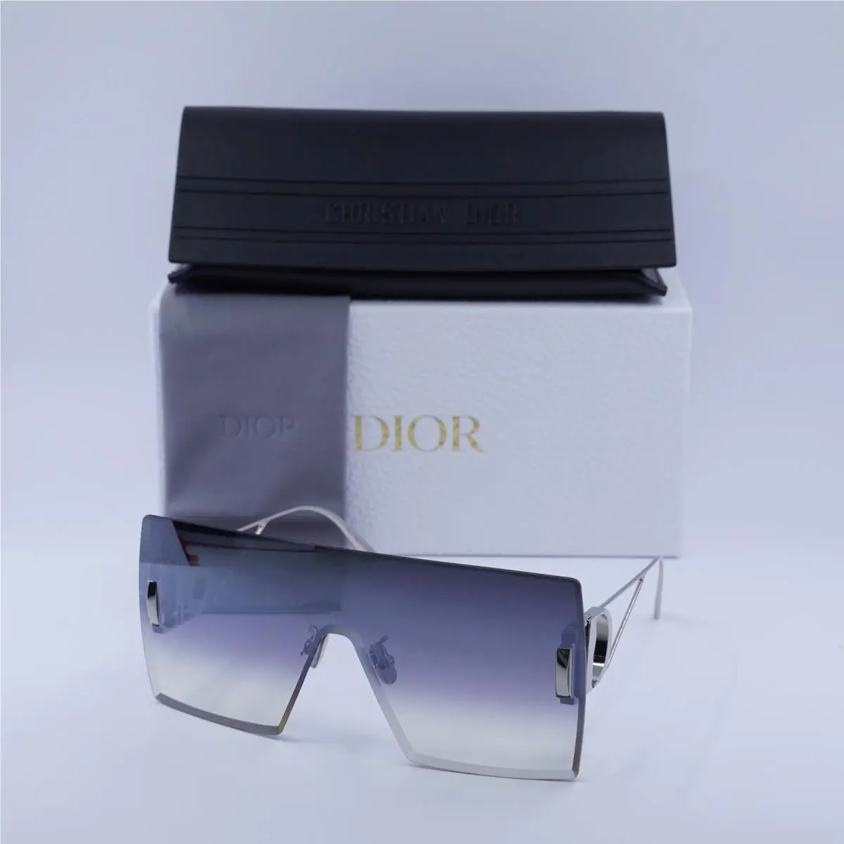 30MONTAIGNE M1U F0A6 Silver/grey Mirror Gradient 143-00-135 Sunglasses by Dior