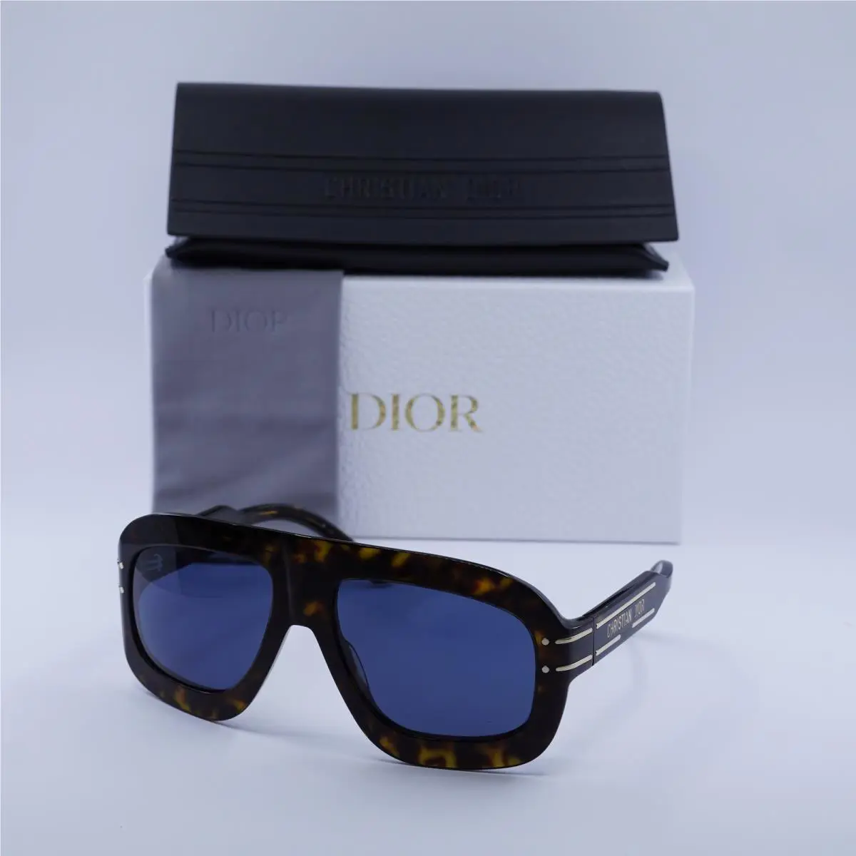 Dior Diorsignature M1U 20B0 Shiny Dark Havana/blue 58-17-125 Sunglasses