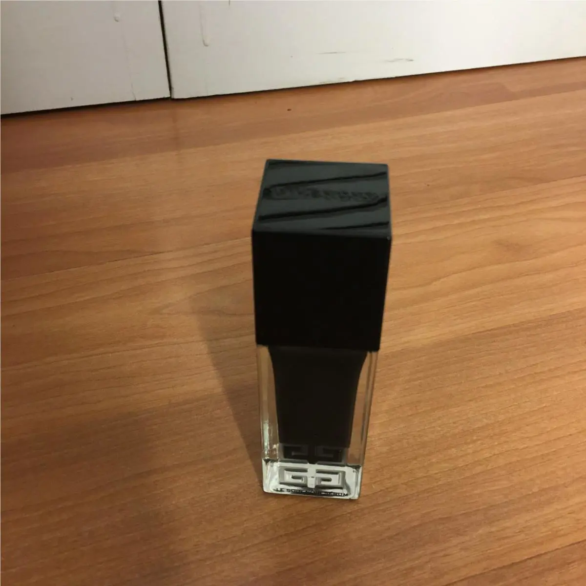 Givenchy Le Serum Noir Precious Gem Face Serum 1oz - Nwob