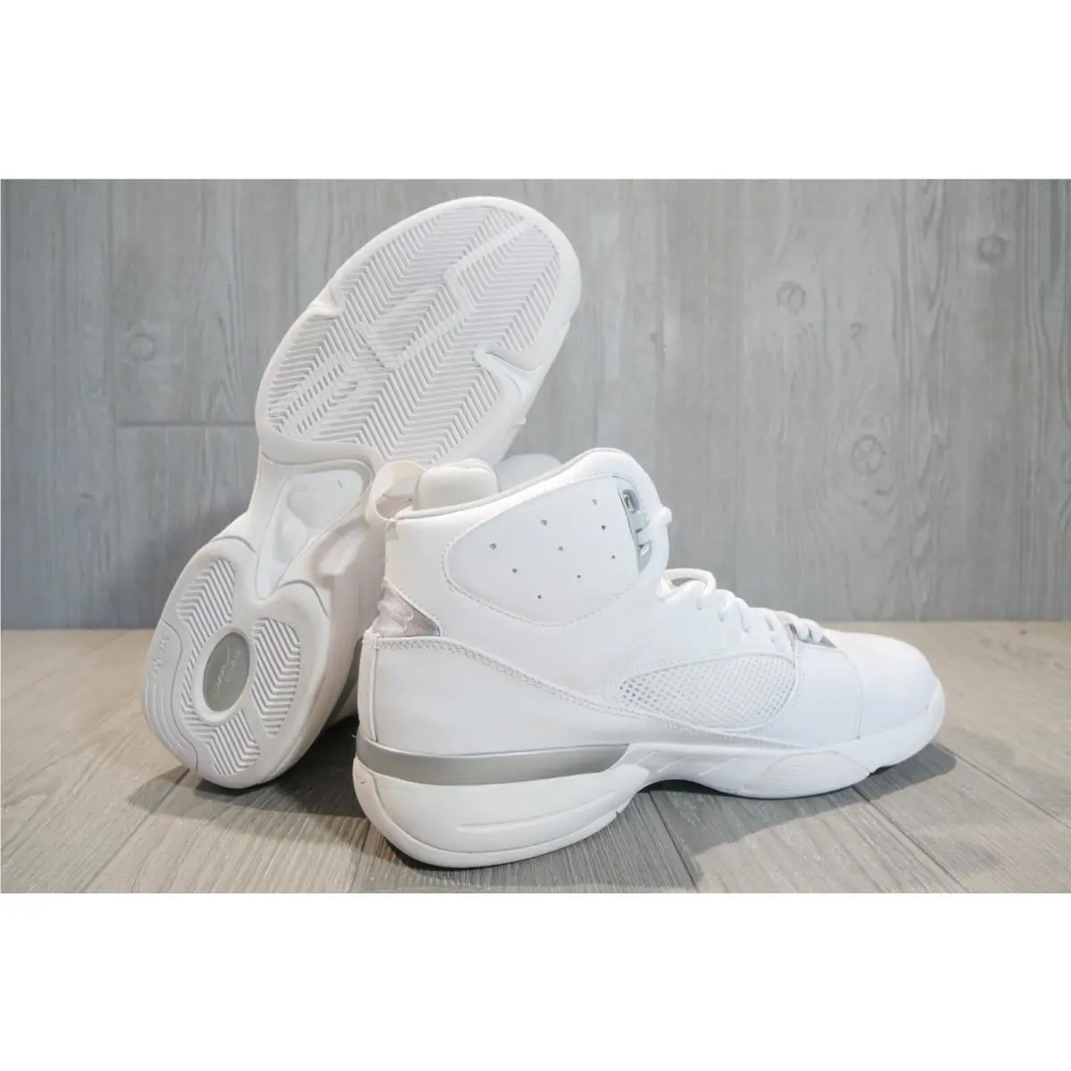 Reebok shoes - White 11