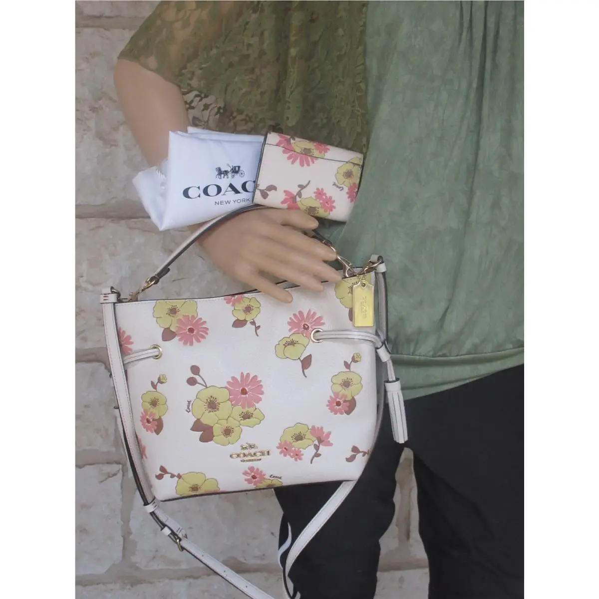 Coach  bag  Andy - Handle/Strap: Chalk/White leather, Hardware: Gold, Exterior: Chalk with Floral cluster multi neutral colors, see photos! 34