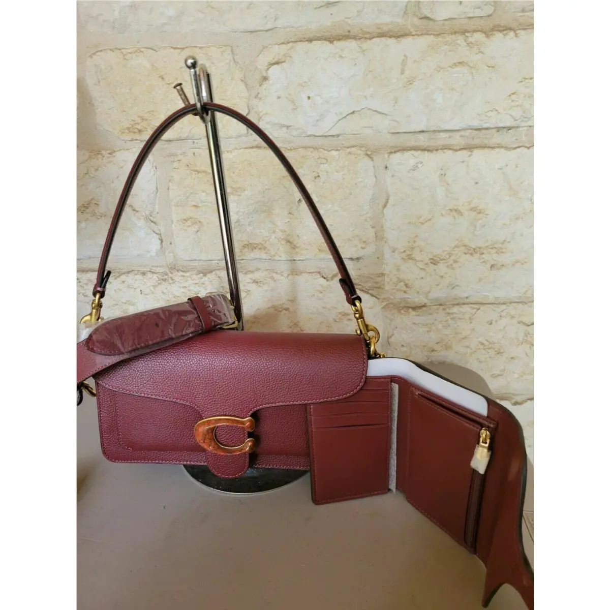 Coach  bag  - Coach Tabby 26 Shoulder bag Convetible - : Wine: Bag + Wallet SET Wine Unique Rare color Tabby 26, Handle/Strap: Wine/Red tones, Hardware: Gold