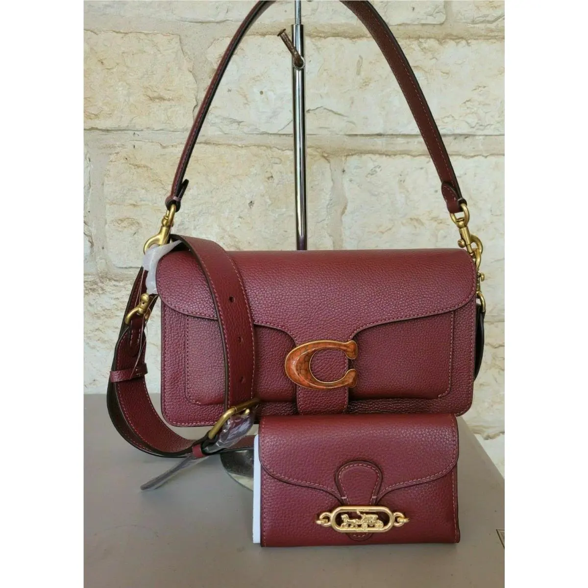 Coach  bag  - Coach Tabby 26 Shoulder bag Convetible - : Wine: Bag + Wallet SET Wine Unique Rare color Tabby 26, Handle/Strap: Wine/Red tones, Hardware: Gold