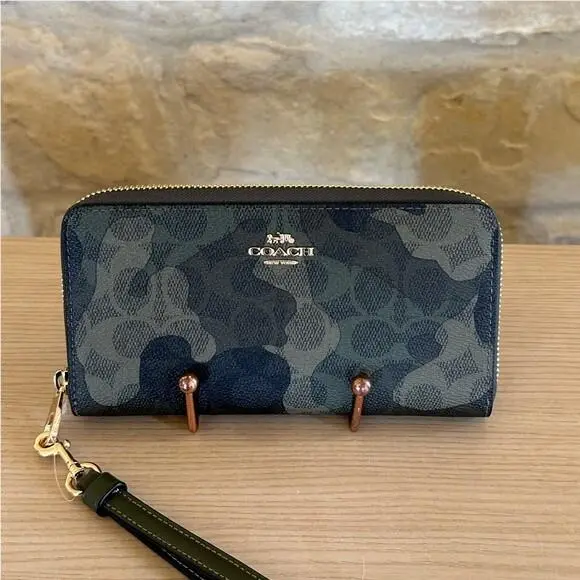 City Tote Bag In Signature Camo Eliza Small Wallet Bundle CV953 Wallet by Coach