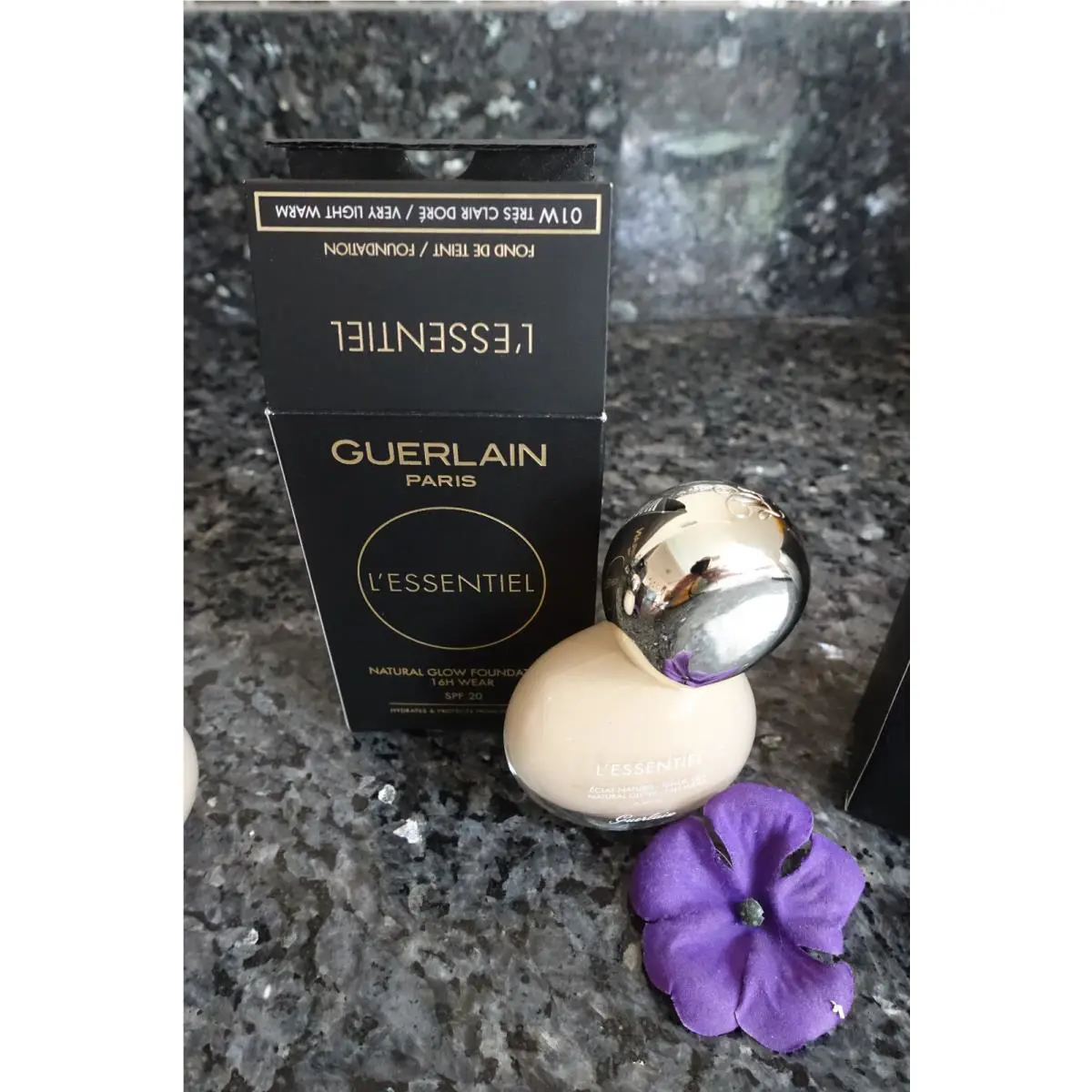 L`esentiel Natural Glow Foudation 16H Wear Select Yours 01W very light warm by Guerlain