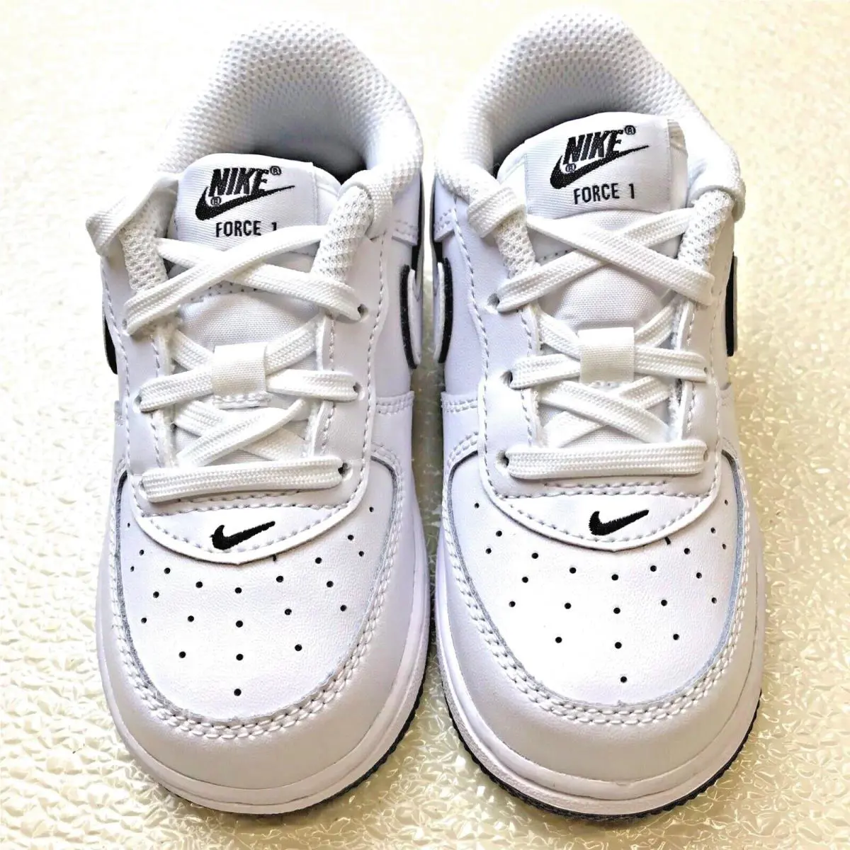 Nike shoes - White 4