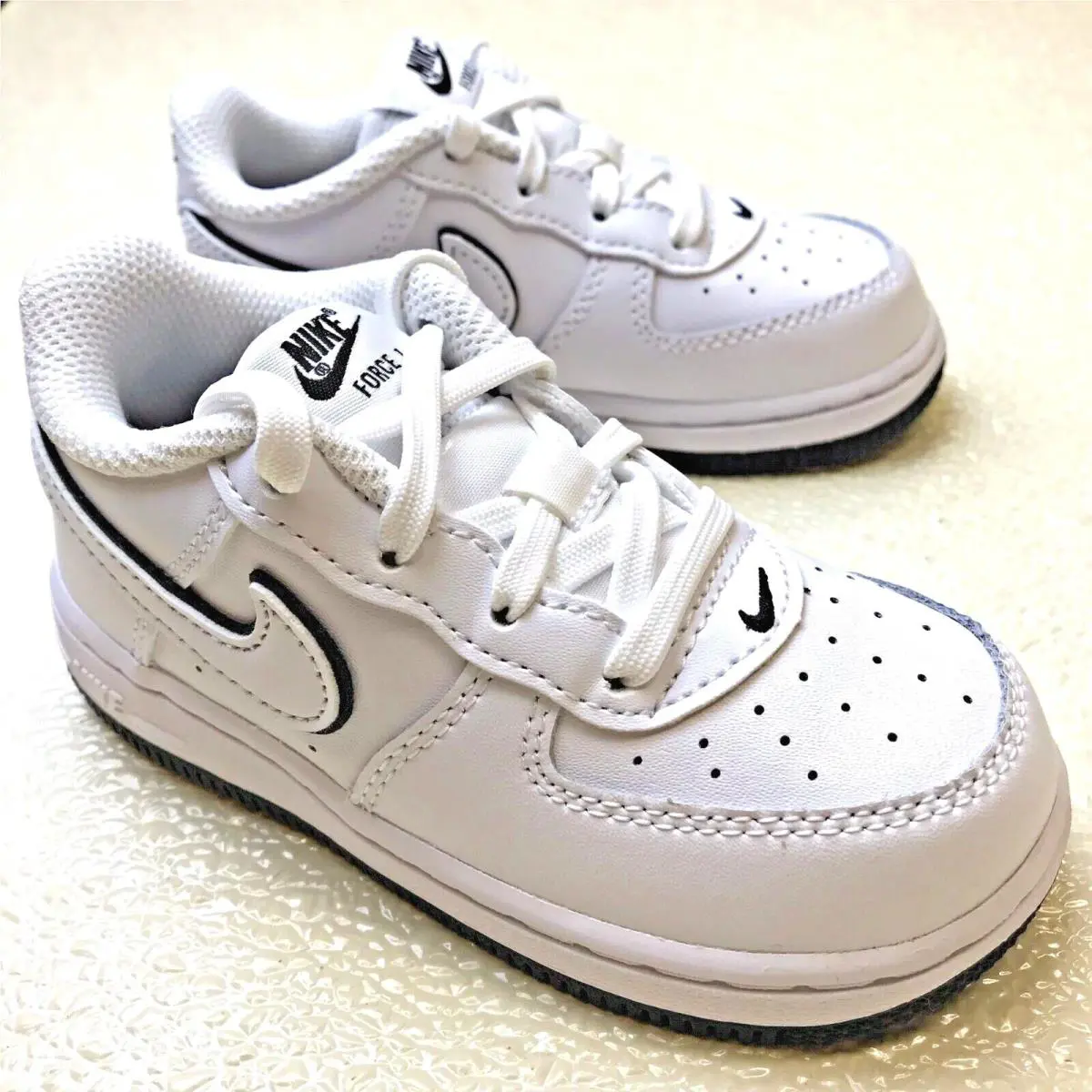 Nike shoes - White 5