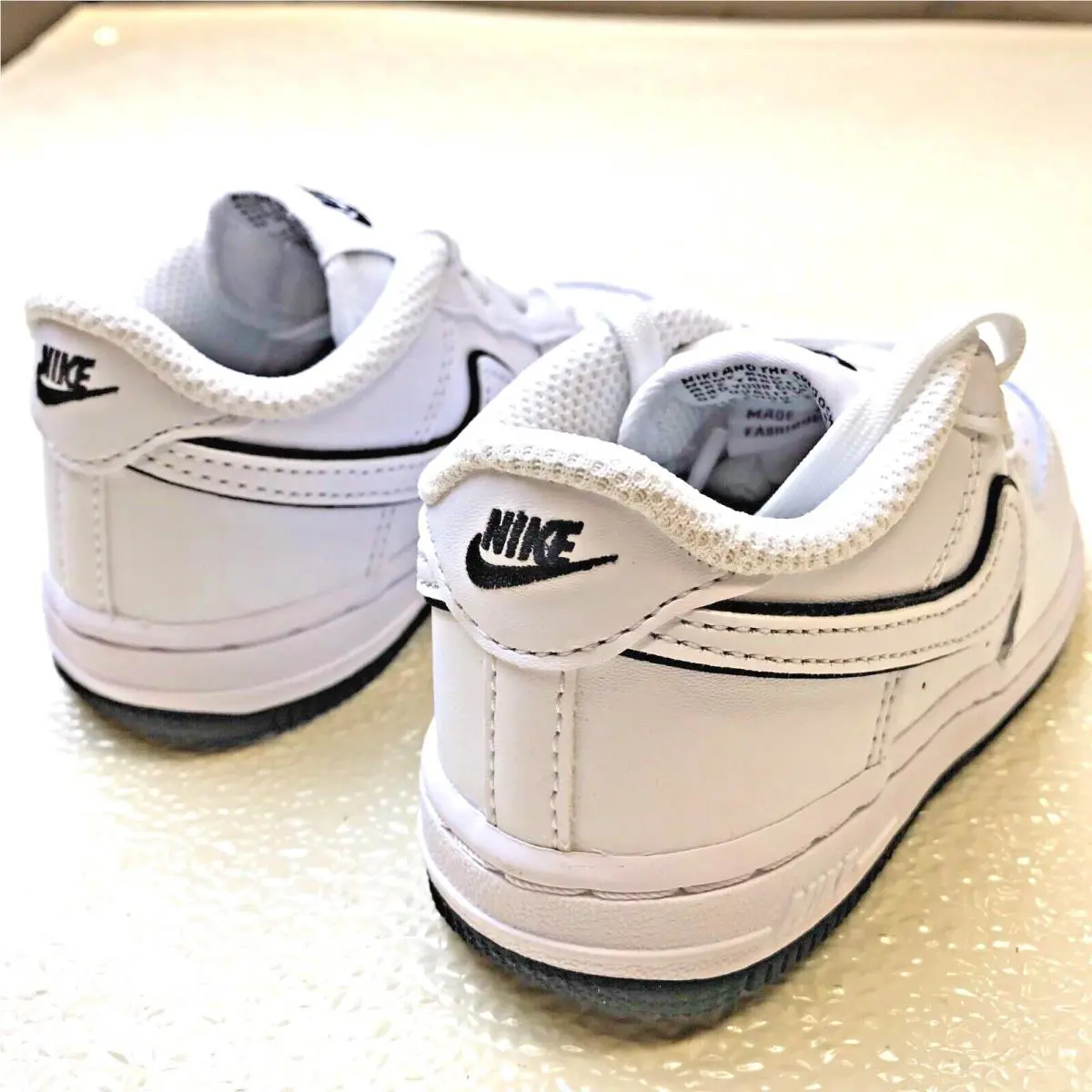 Nike shoes - White 3