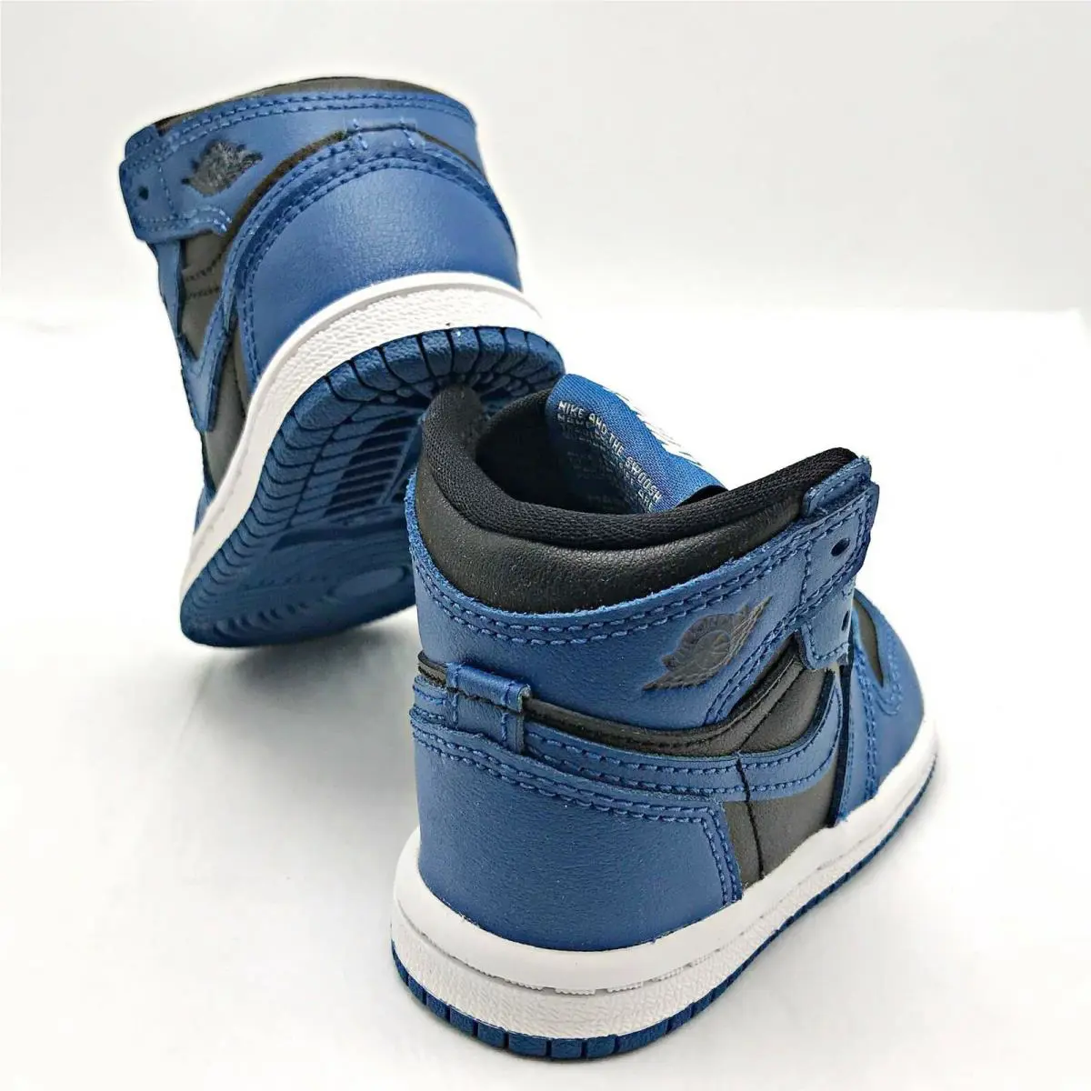 Nike shoes - Air Jordan 1 - Air - Blue 3