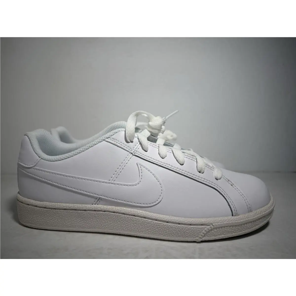 Nike shoes - Nike Court Royale - Court Royale - 749867-105 - White 0
