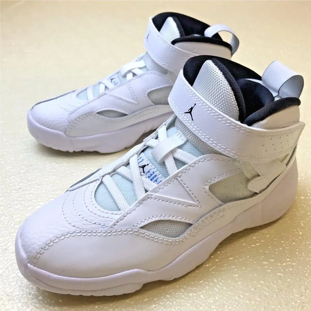 Nike shoes - Jordan Jumpman - Jumpman - White 8
