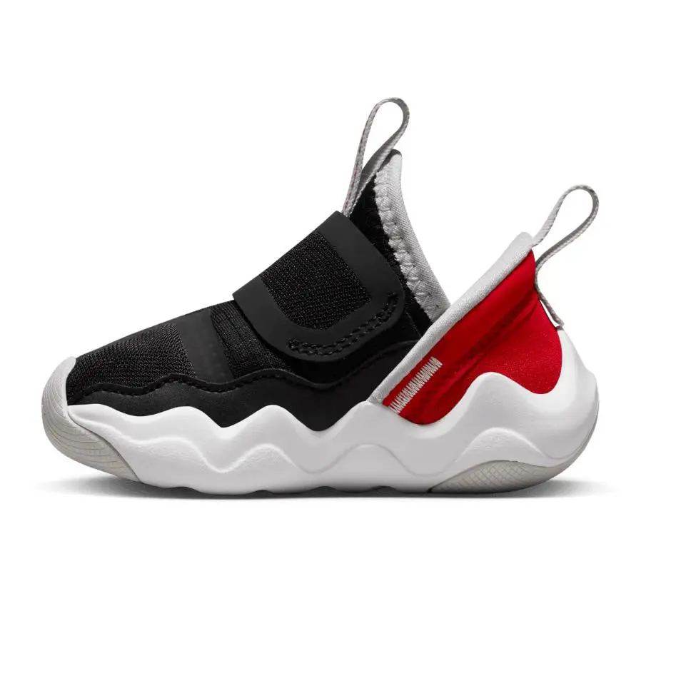 Nike shoes - Black/Red/White 1
