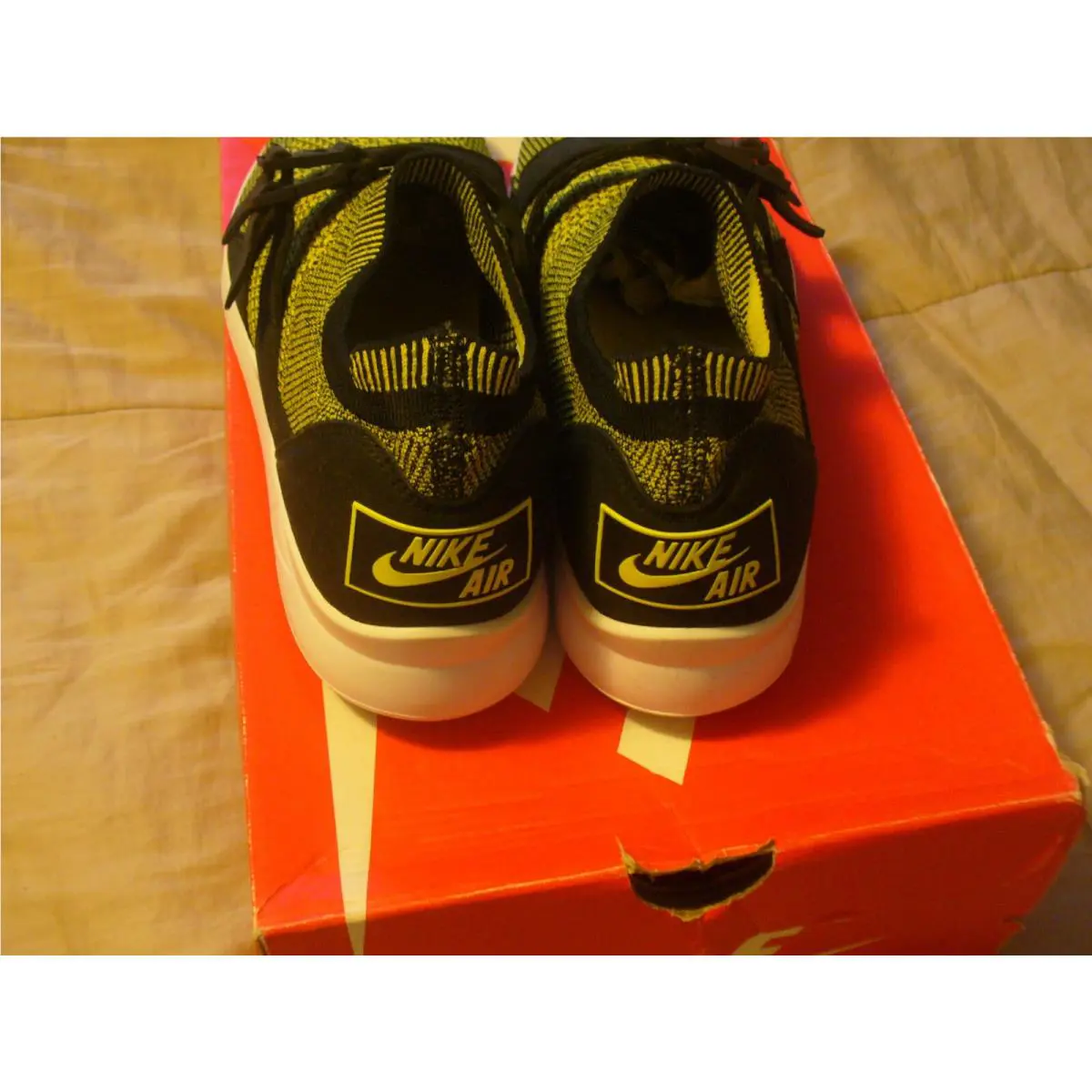 Nike shoes - Nike Air - Air - 889022-700 - Yellow-Black 4