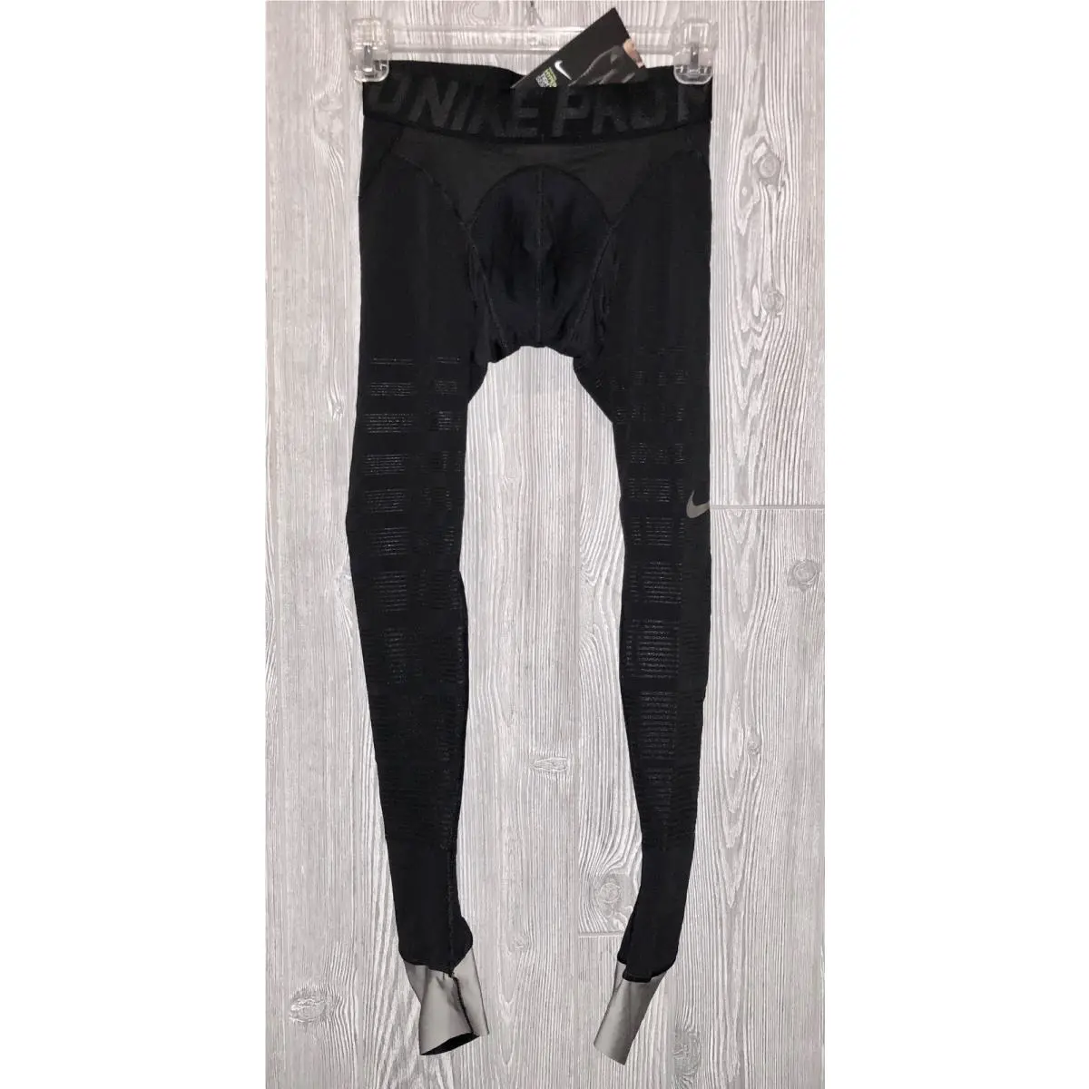 Nike clothing - NIKE Pro HyperRecovery Graduated Compression Training Tight - 812988 - Black 3