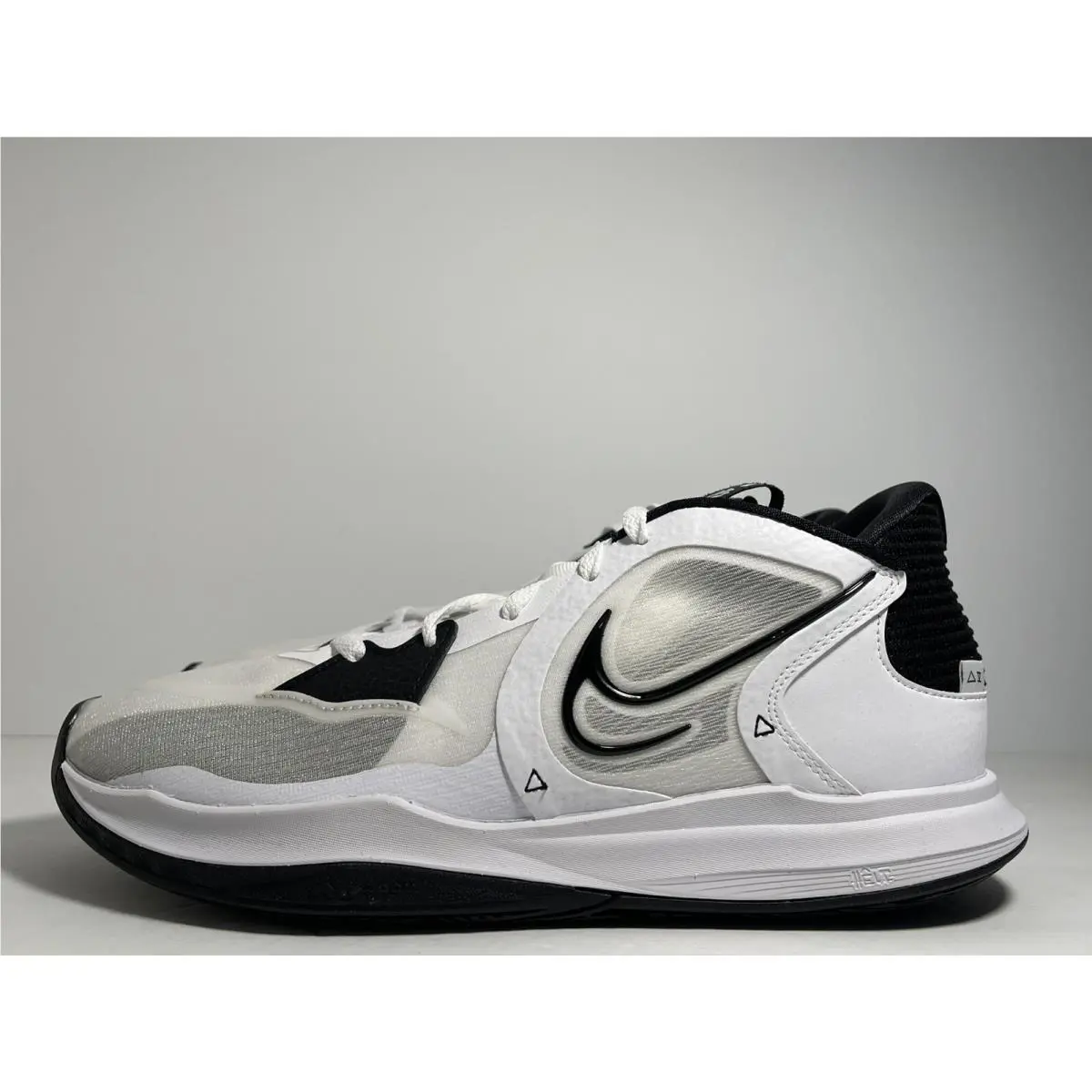 Nike shoes - Nike Kyrie Low - Kyrie Low - DO9617-100 - White 2