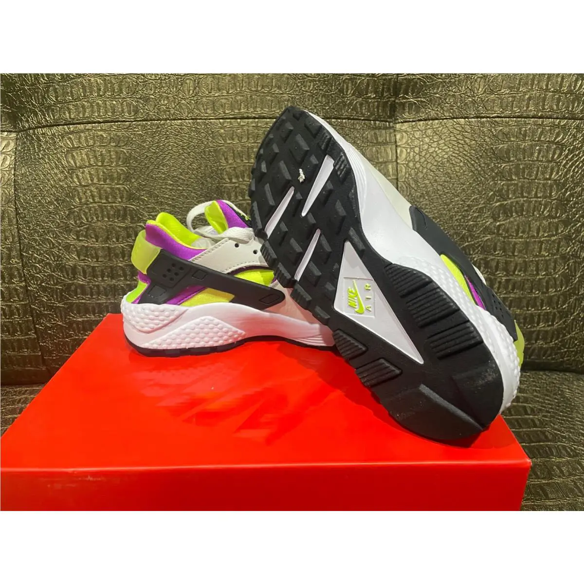 Nike shoes - White Magenta Neon 3