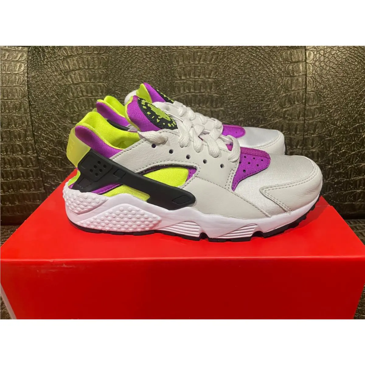 Nike shoes - White Magenta Neon 4