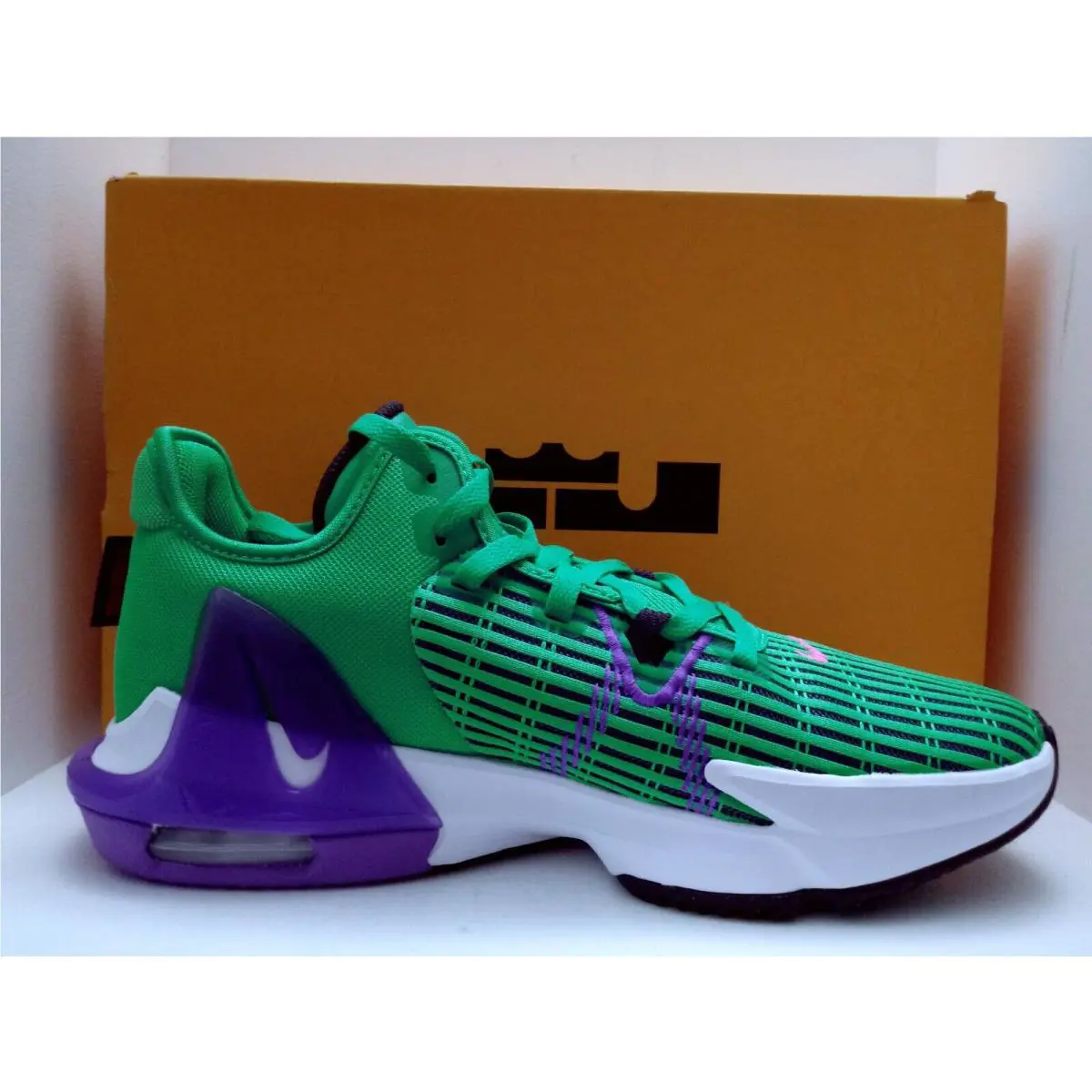 Nike shoes - Nike LeBron Witness 6 - LeBron Witness - CZ4052-300 - CLEAR EMERALD/HYPER PINK 1
