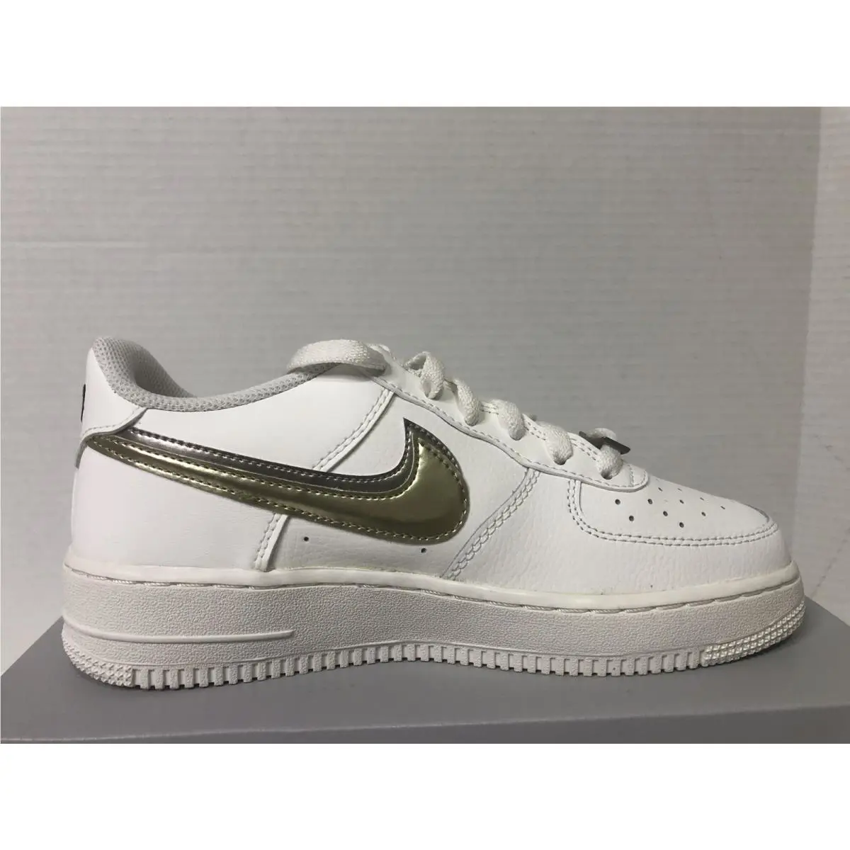Nike shoes - Nike Air Force 1 LV8 - Dh9595-001 - White 4