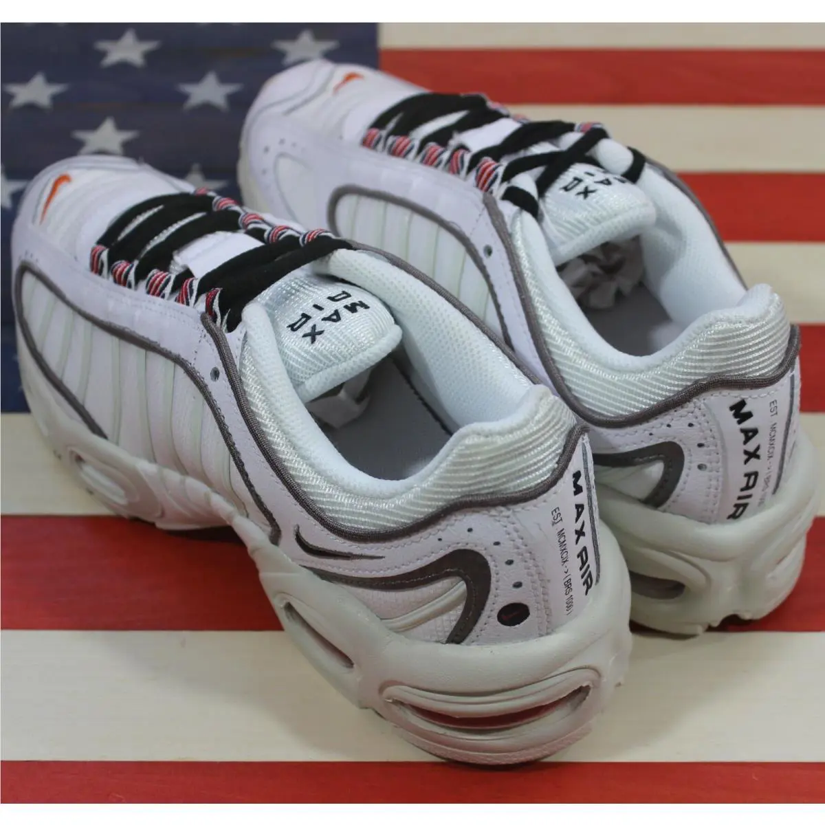 Nike shoes - Nike Air Max Tailwind - Air Max Tailwind - CJ7979100 - White, Manufacturer: White/Black/Summit-White/Gym-Red 9
