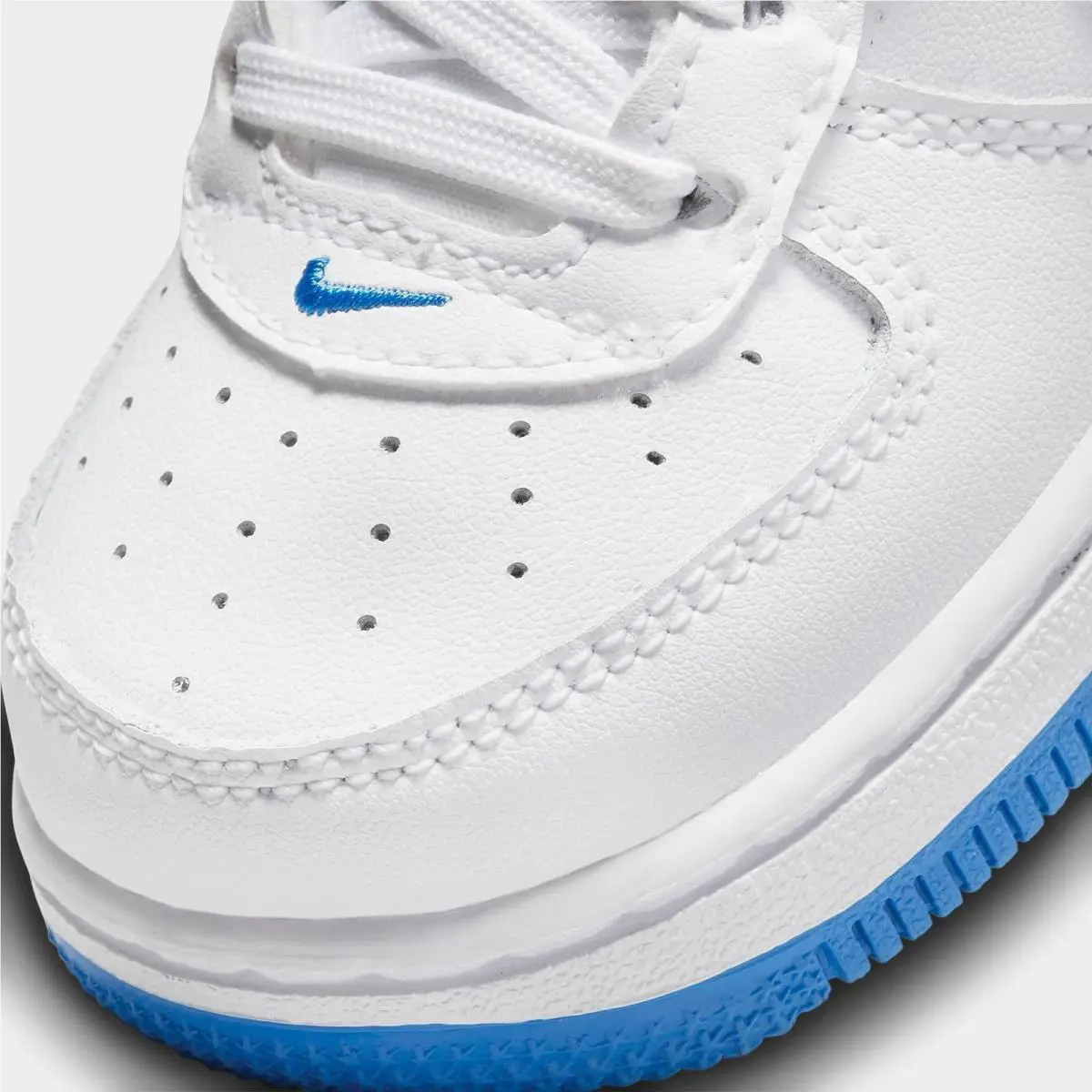 Nike shoes - White 1