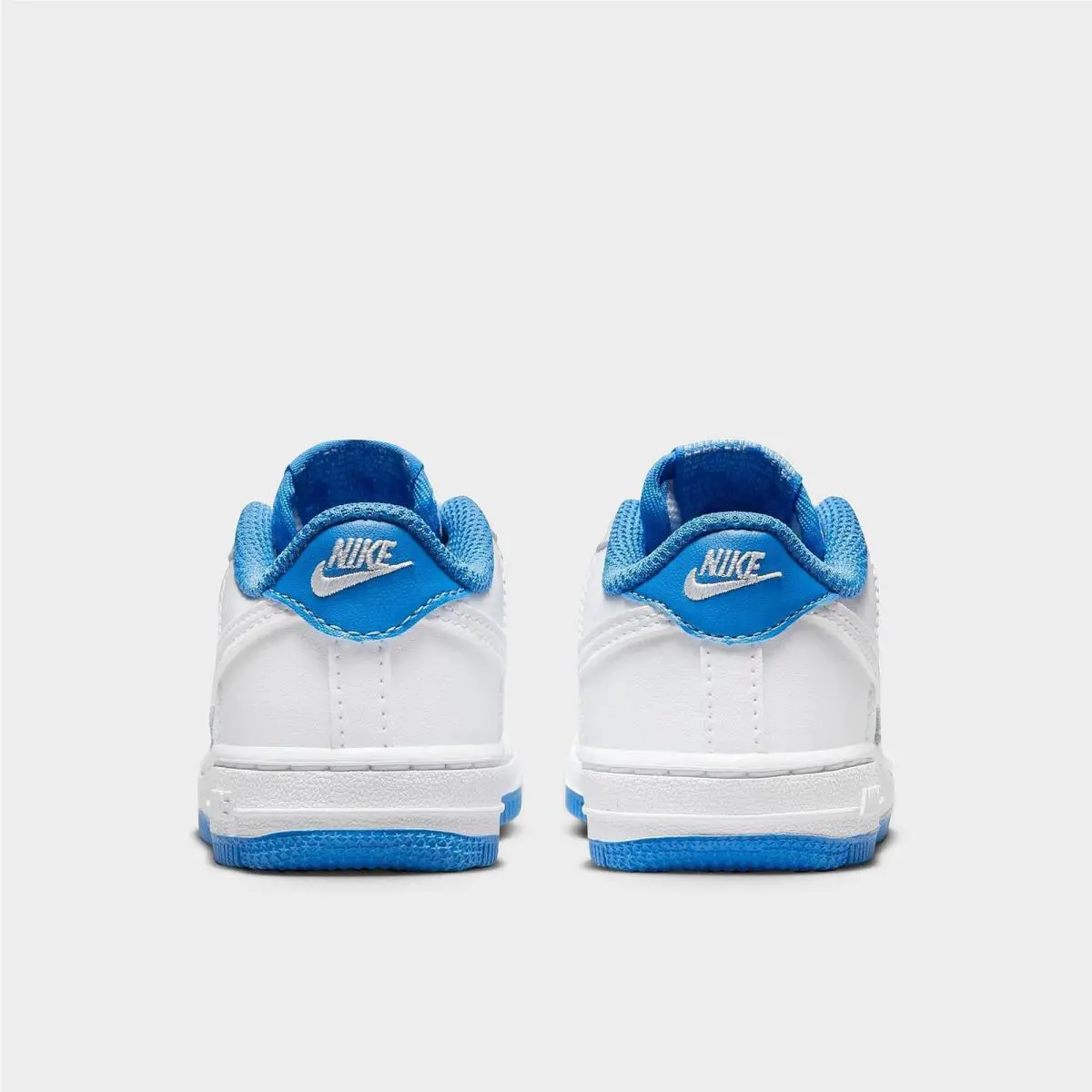 Nike shoes - White 2