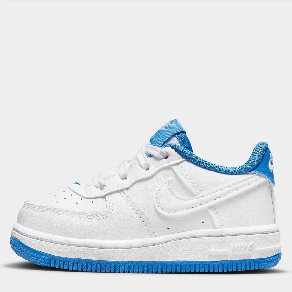 Nike shoes - White 4