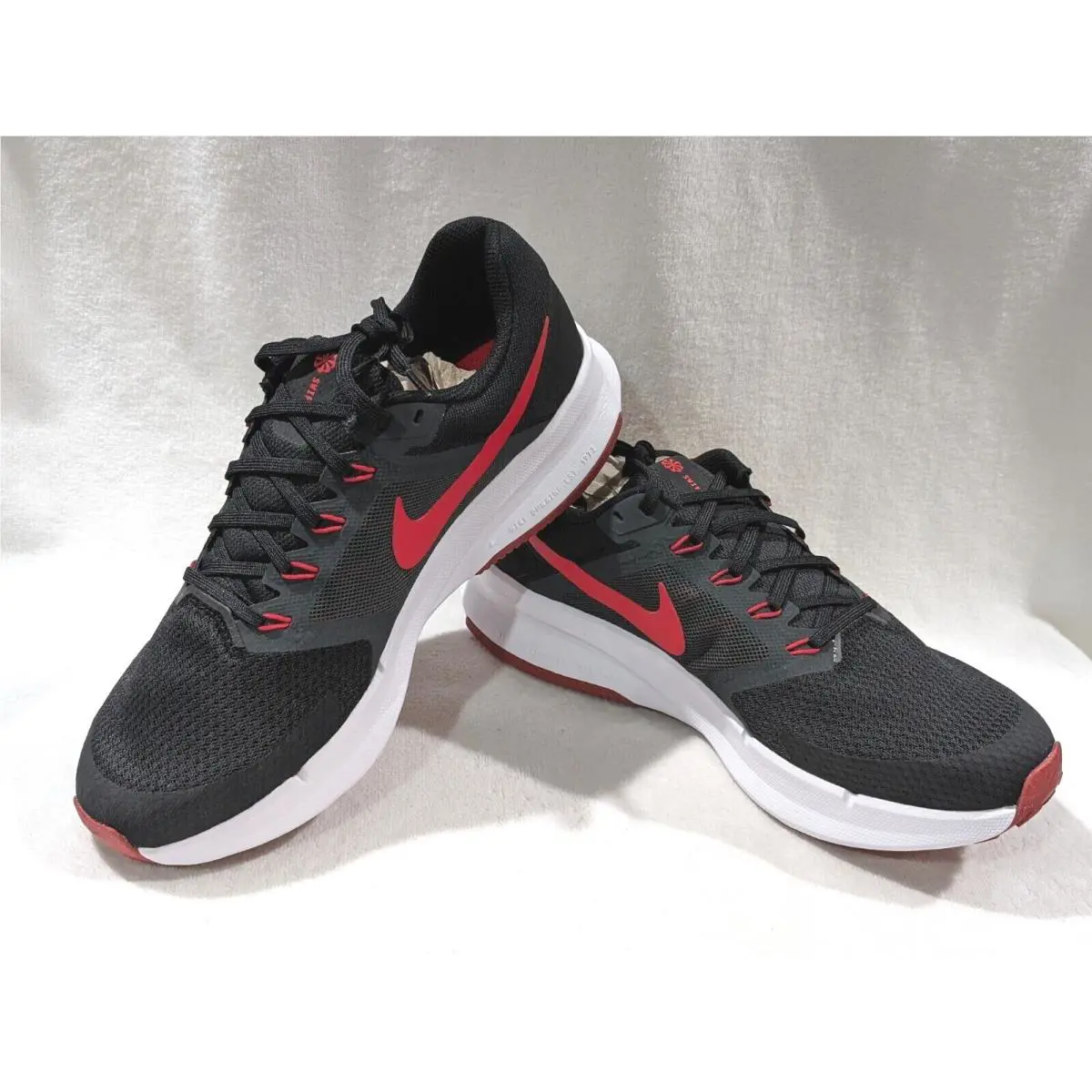 Nike Run Swift 3 Black/red/white Men`s Running Shoes - Size 10 DR2695-001