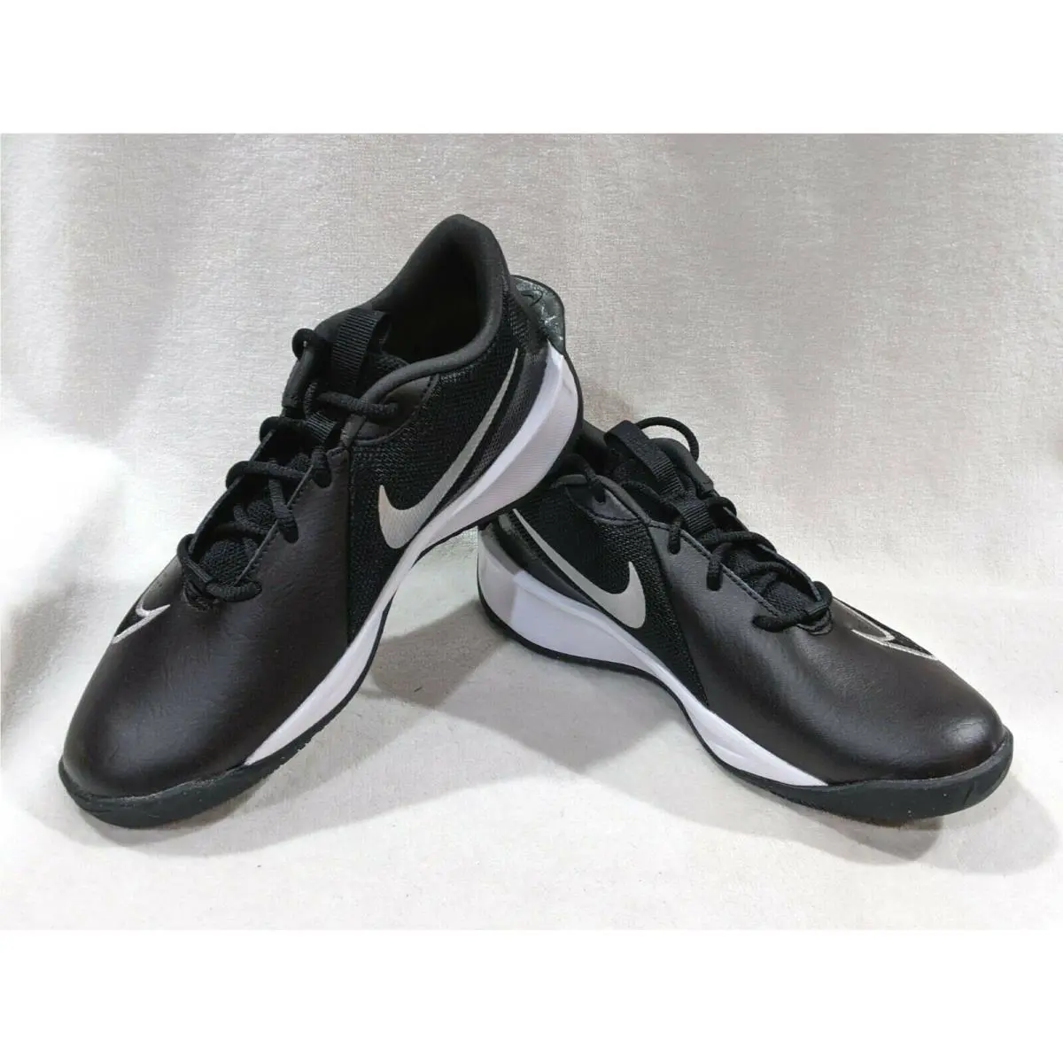 Nike shoes - Nike Team Hustle Quick 3 - Black/Silver 7