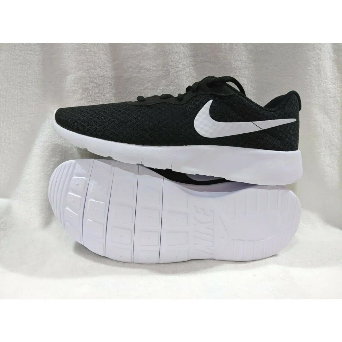 Nike shoes - Nike Tanjun - Tanjun - Black/White 2