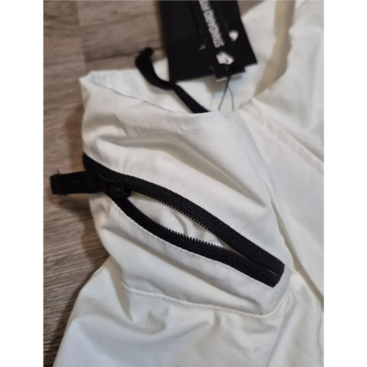 Nike clothing - NSW Premium Essentials M65 - NSW Premium Essentials - CZ9879 010 - White (UPC: 194953009057) 2