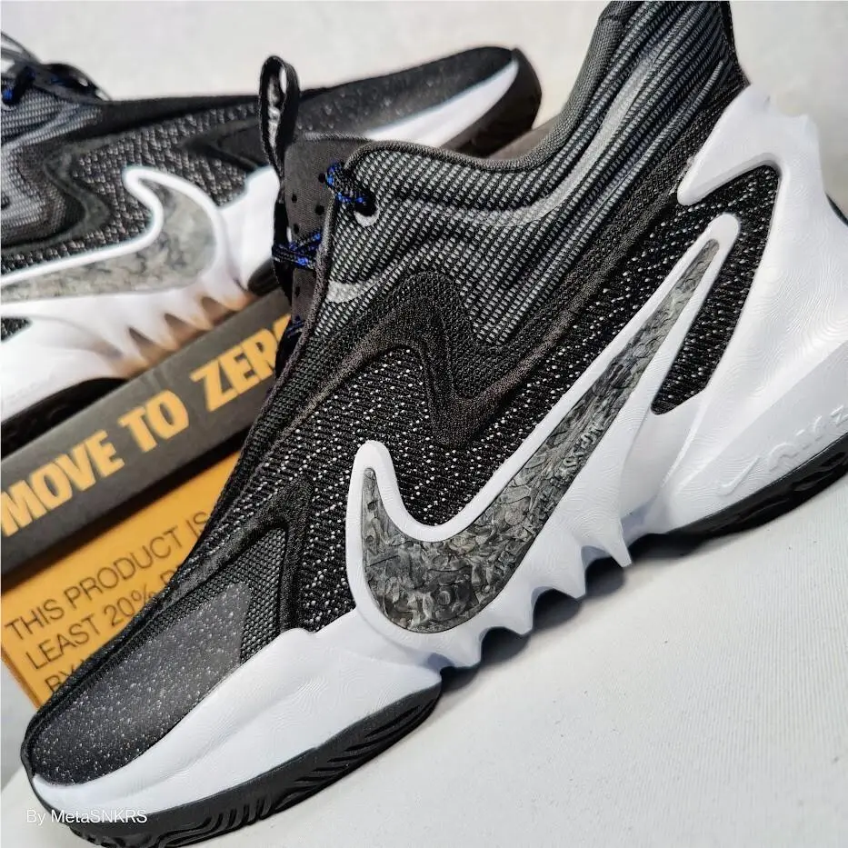 US 14 Men`s Black White Grey Basketball Rare Cosmic Unity 2 DH1537 003 by Nike