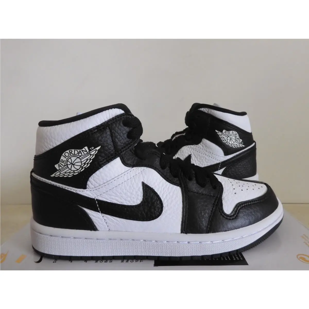 Nike shoes - Air Jordan 1 Mid SE - DR0501-101 - White (UPC: 196148840780) 0