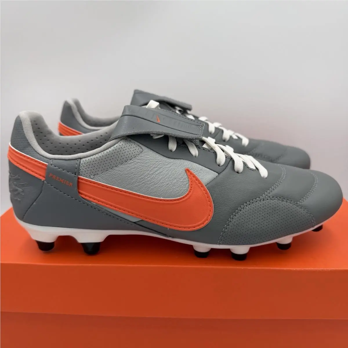 The  Premier Iii Fg Kangaroo Leather Smoke Grey Size 7 AT5889-003 by Nike