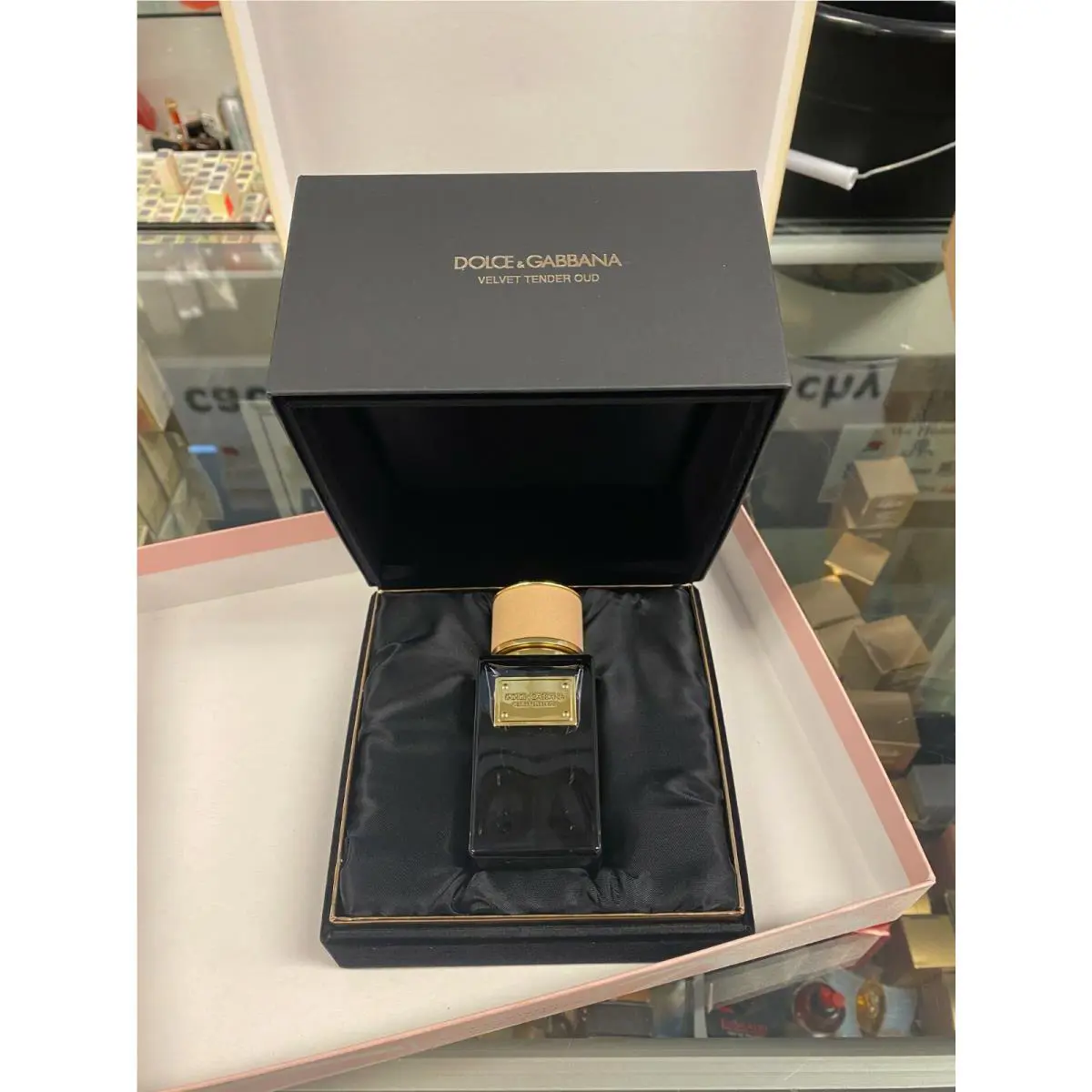 Dolce Gabbana Velvet Tender Oud Eau de Parfum Spray For Women 1.6 floz/50 ml