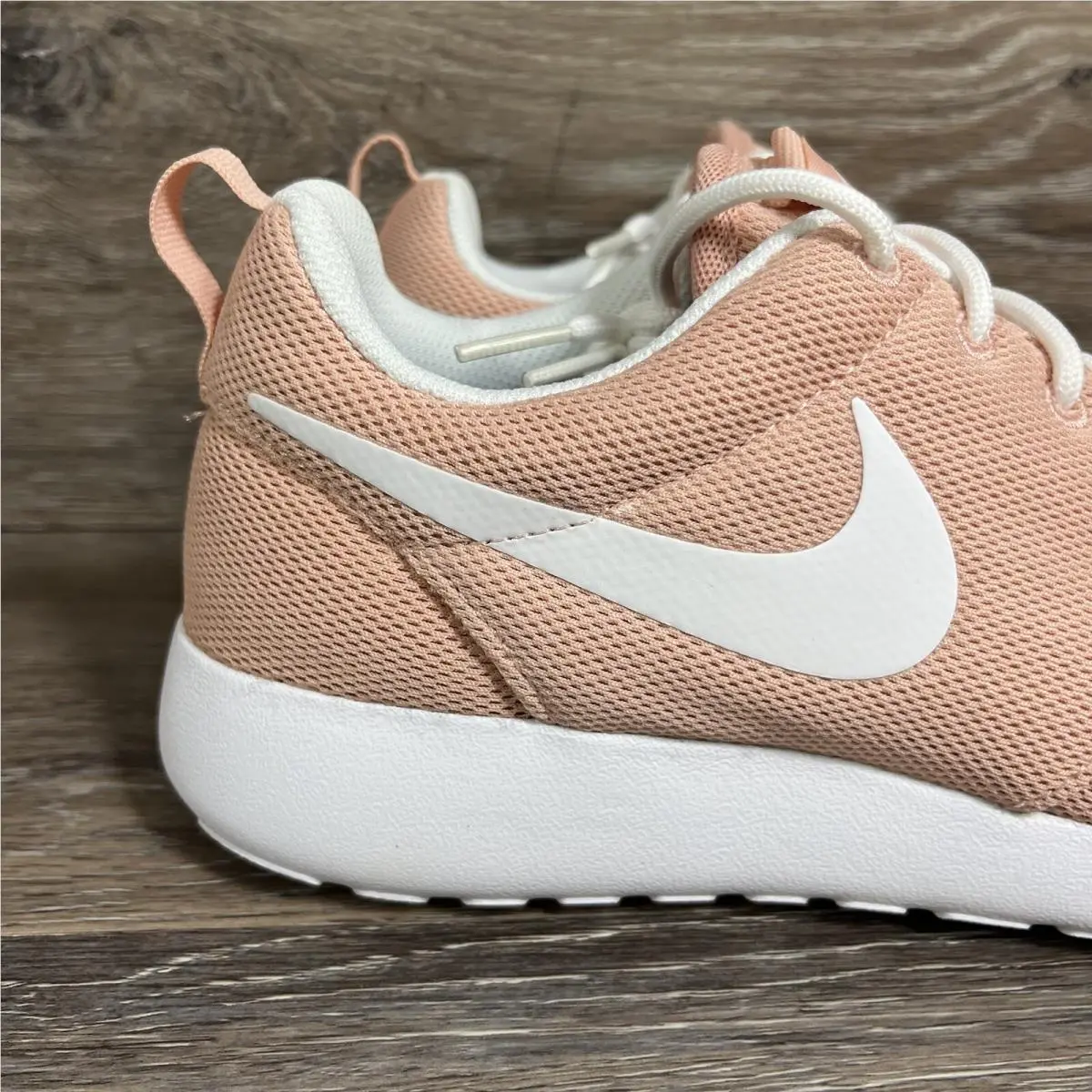 Nike shoes - Nike Roshe One - Roshe One - 844994-603 - Pink (UPC: 00882801194269) 1