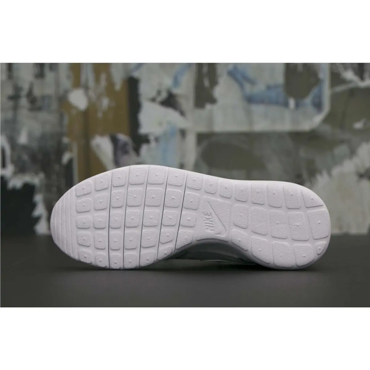 Nike shoes - Nike Roshe One 599728-033 - Roshe One - 599728-033 - Wolf Gray/White 0
